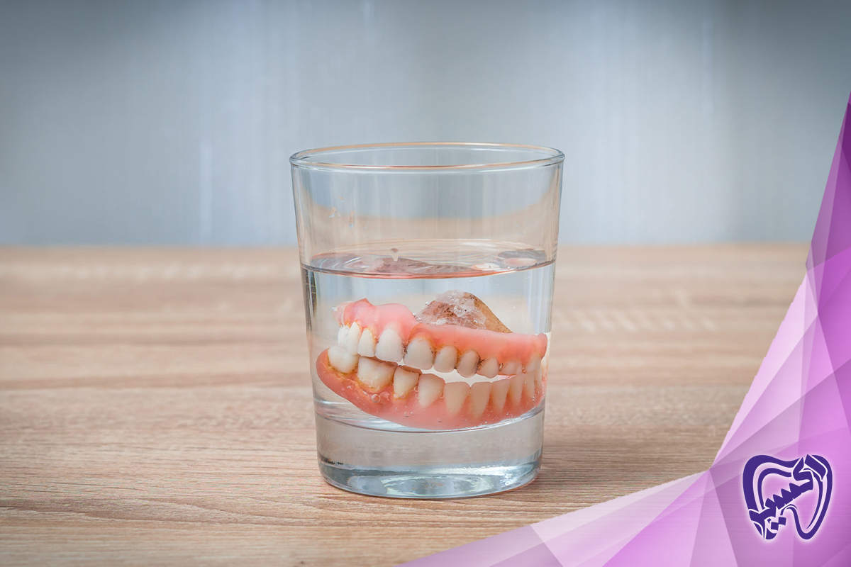 چه روشی برای تمیز کردن دندان های مصنوعی، برای همه توصیه می شود؟